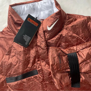 NWT Nike Therma-Fit Puffer Jacket Women’s Size Medium Metallic Rust